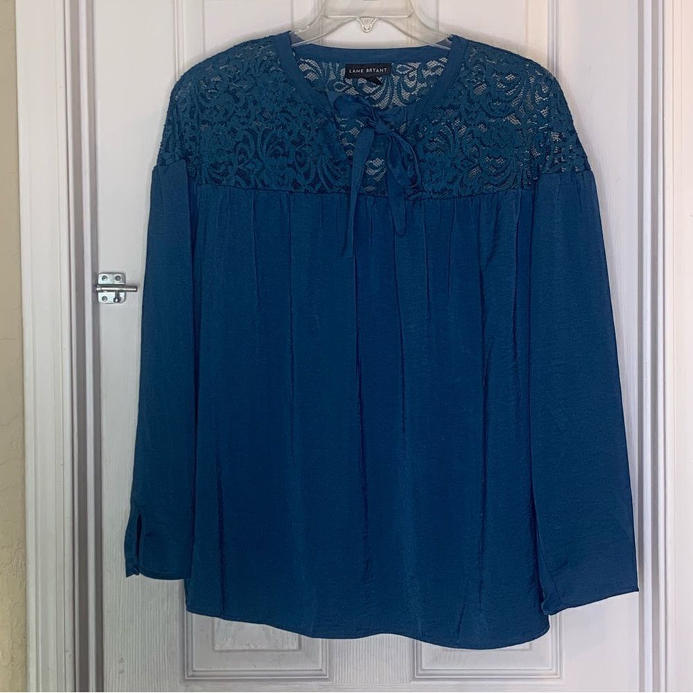 Lane Bryant Split-Neck Lace Yoke Top Size 20 - Picture 4 of 13